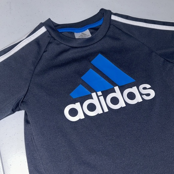 Adidas Boy’s Short Sleeve Athletic Top Size 6 - Picture 2 of 6